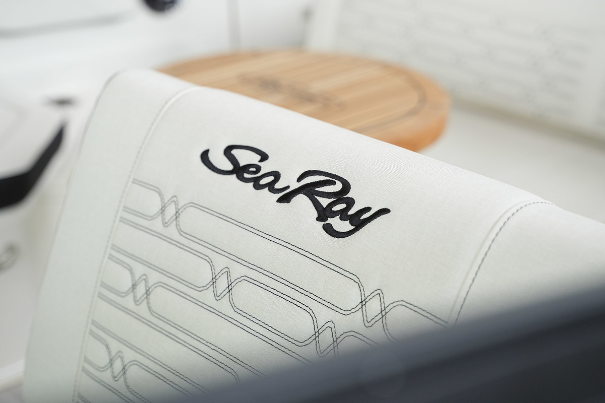 foto: 49 Sea Ray SPX 210 