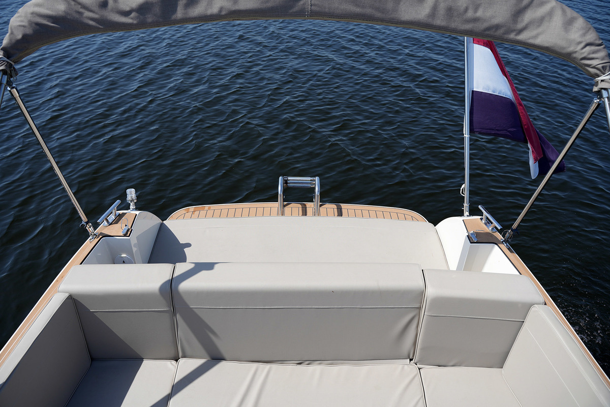 foto: 37 Interboat Intender 820