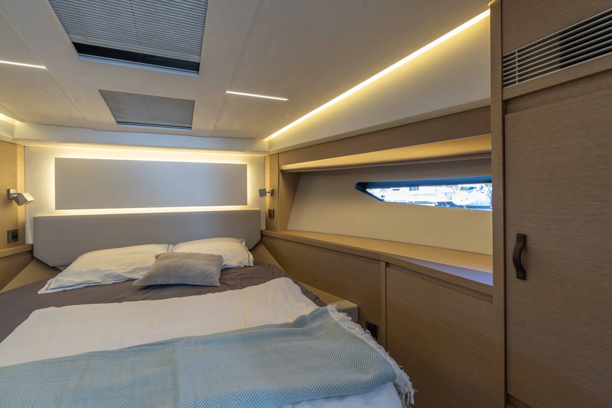 foto: 32 Jeanneau  Prestige 520 Fly