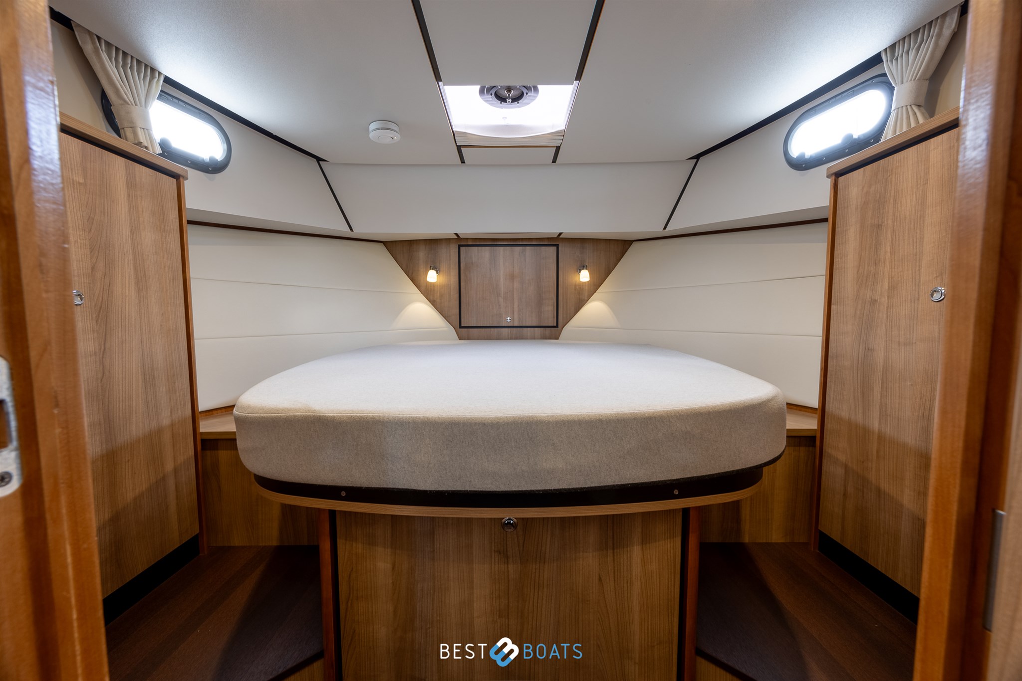 foto: 45 Linssen 30 SL Sedan