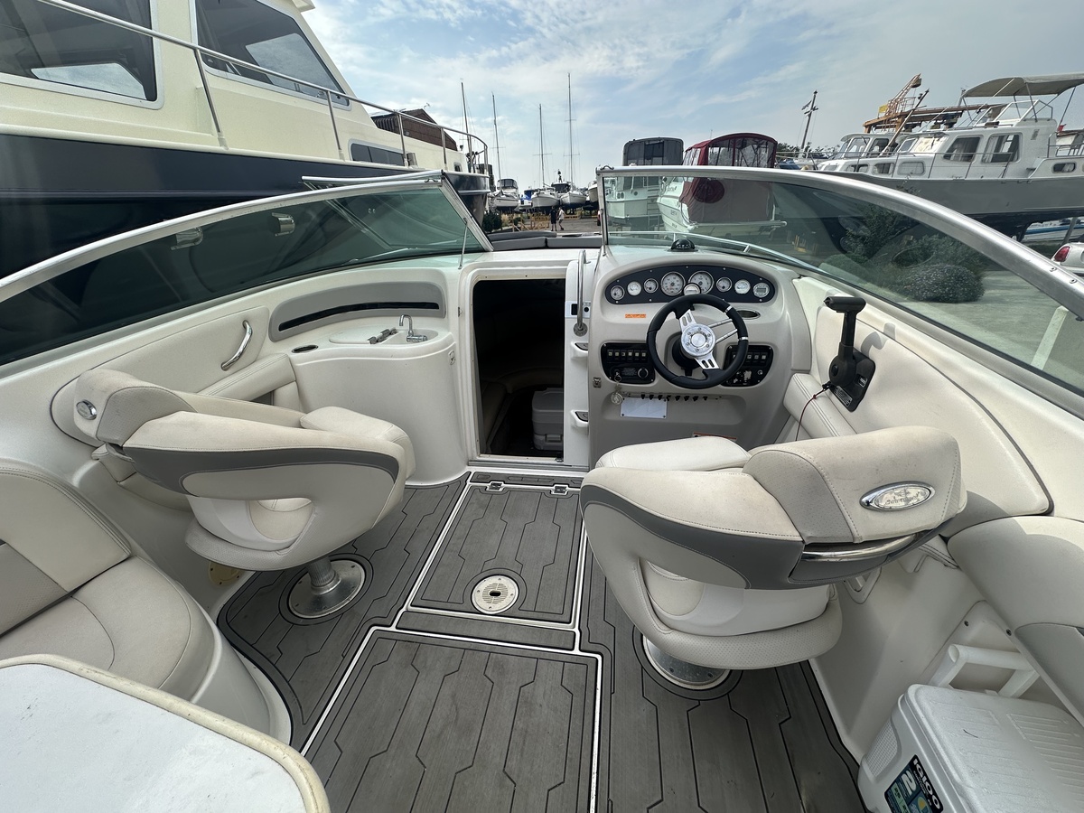 foto: 24 Chaparral 325 SSI