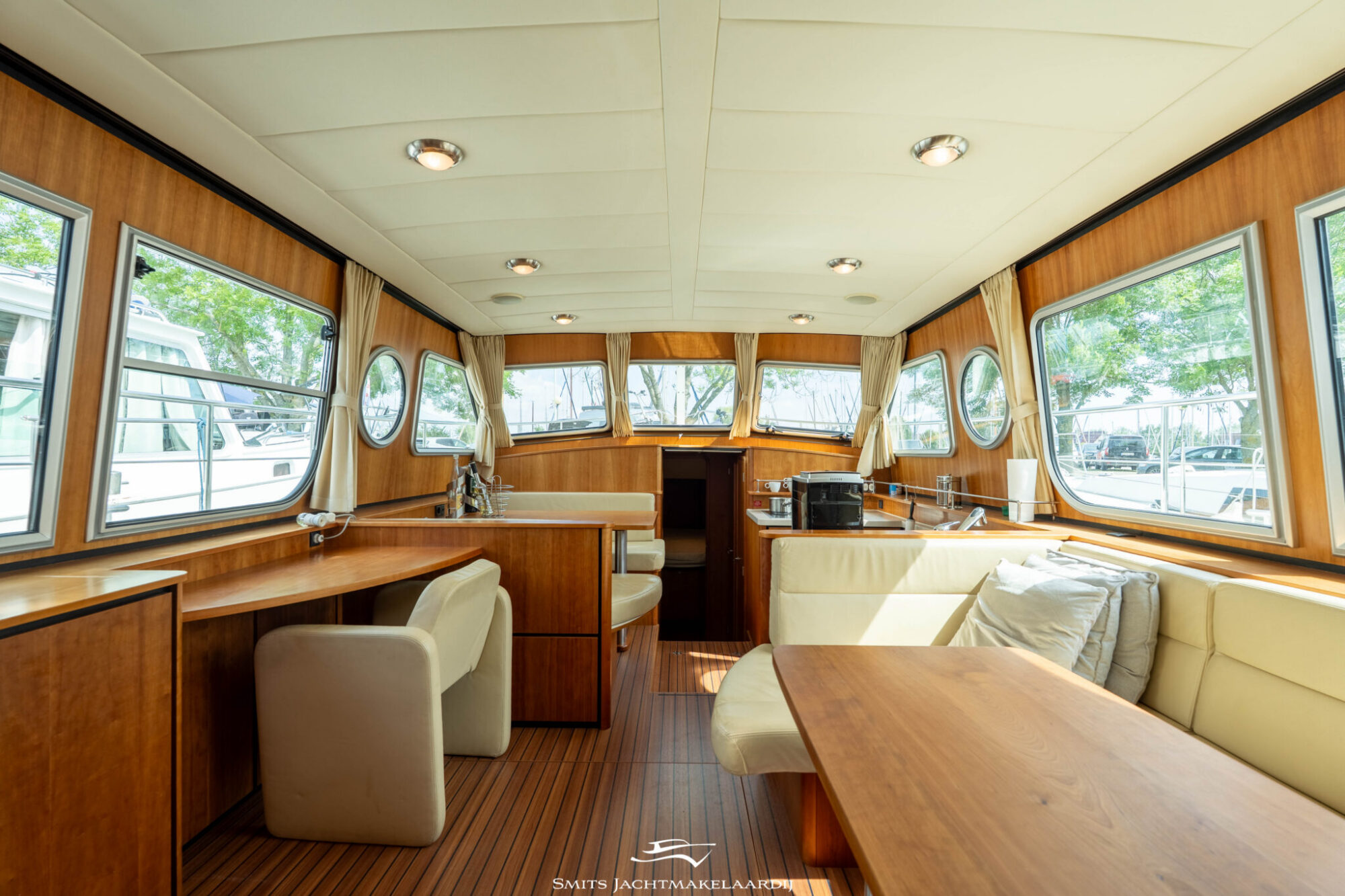foto: 36 Linssen Linssen Grand Sturdy 43.9 AC