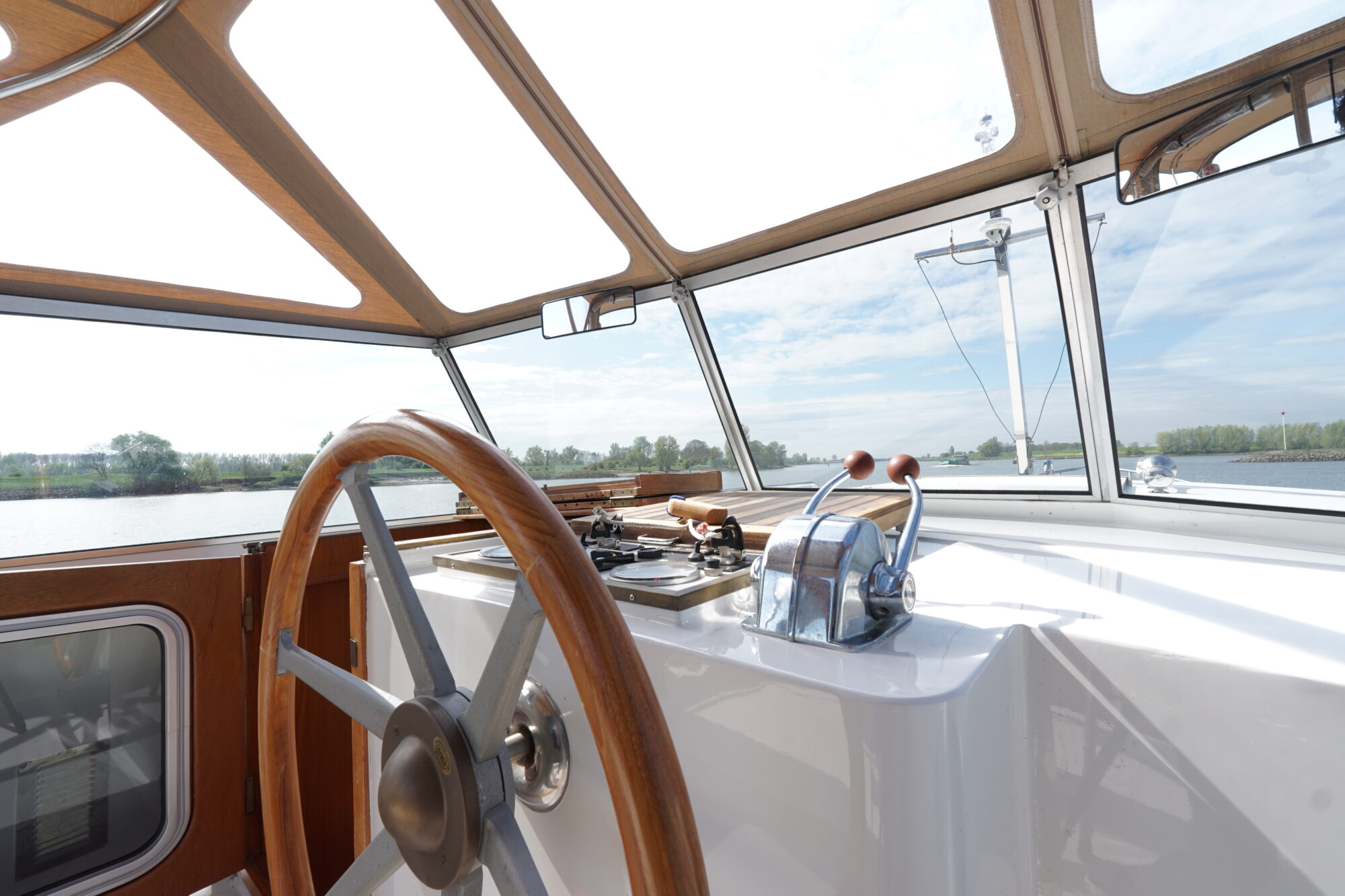 foto: 123 Flevo Flevo Spiegelkotter 12.50 AK Cabrio
