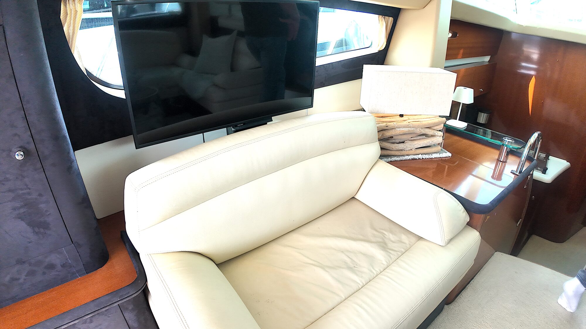 foto: 23 Jeanneau Jeanneau Prestige 42 Flybridge