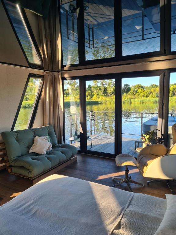 foto: 12 Solstar Houseboat Basic 11-4,2