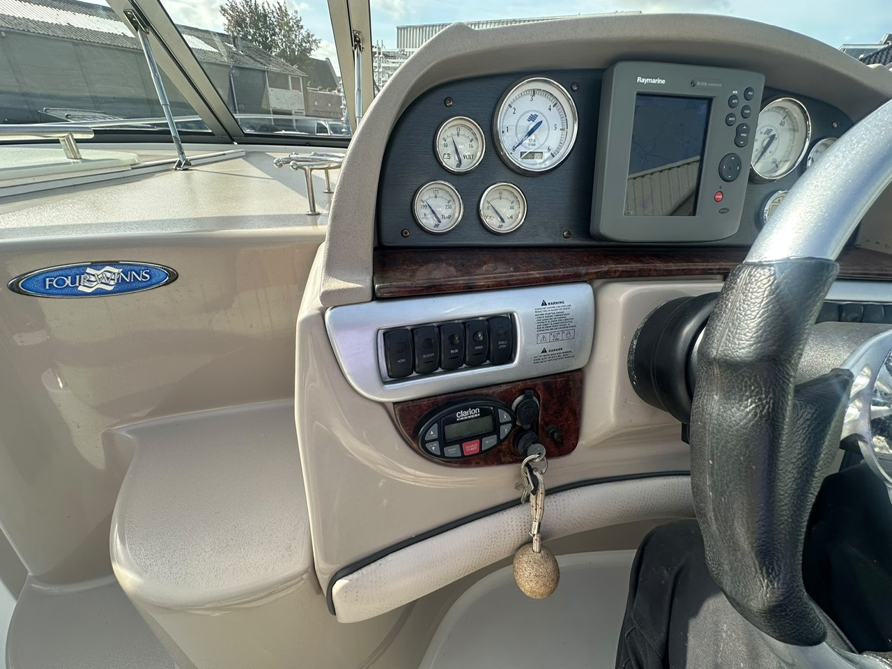foto: 106 Four Winns Four Winns 258 Vista