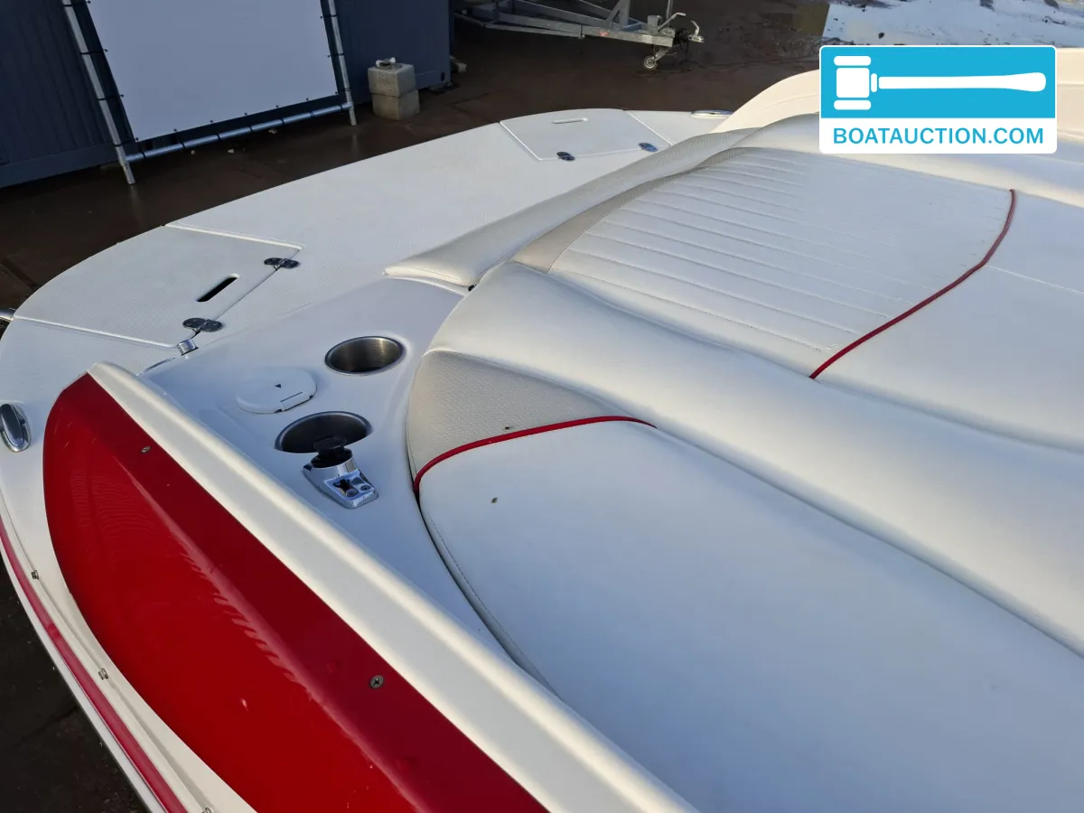 foto: 20 Rinker 246 Captiva Cuddy