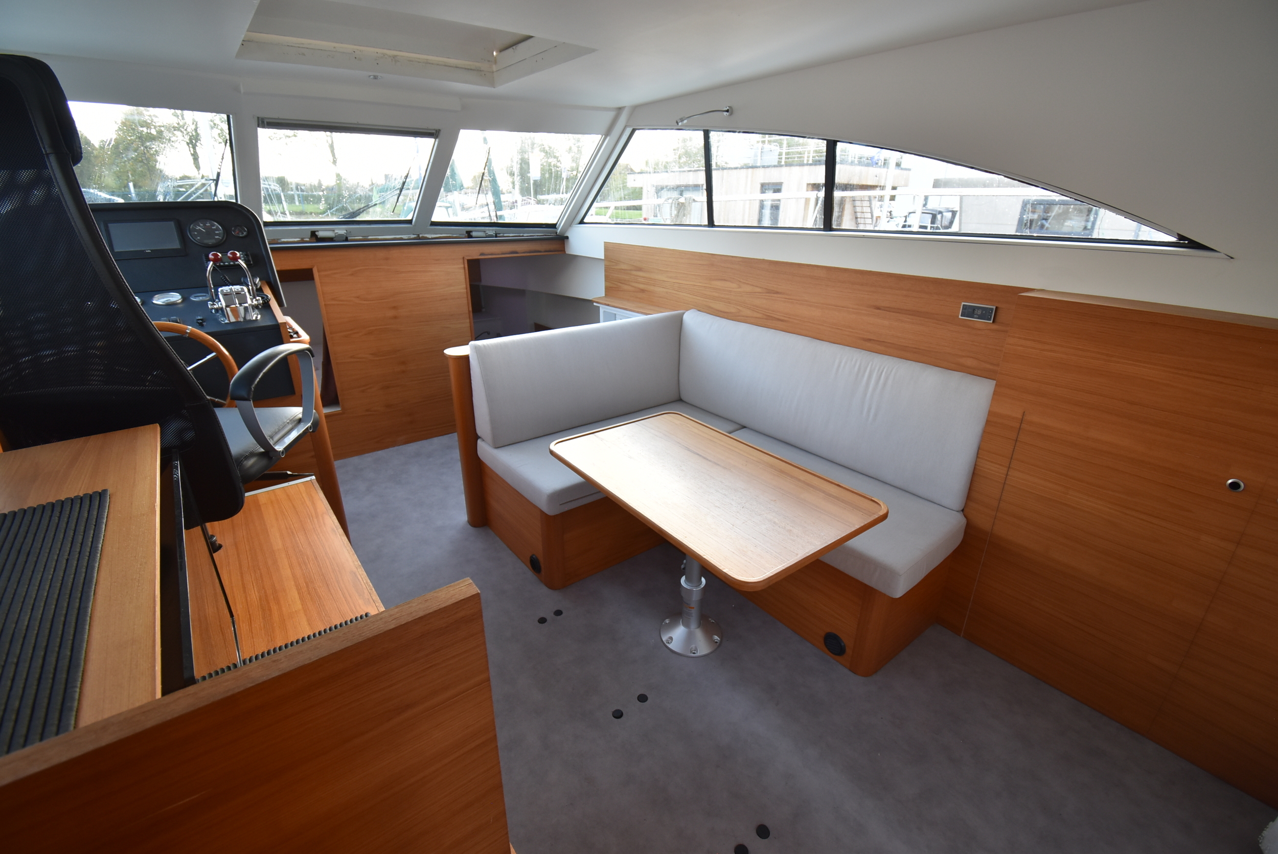 foto: 28 Motor Catamaran 12.5