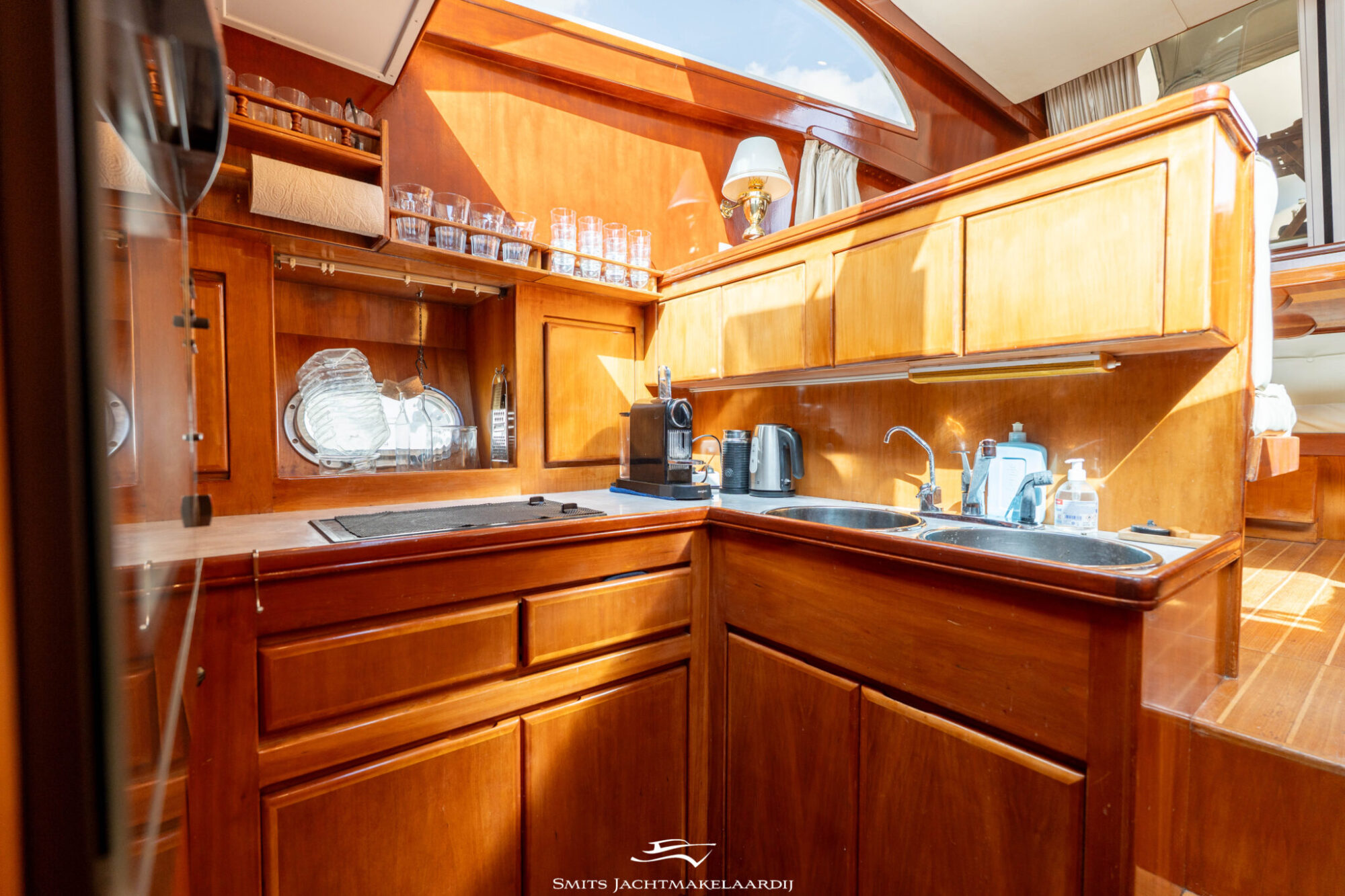 foto: 98 Astor Astor 37 Flybridge
