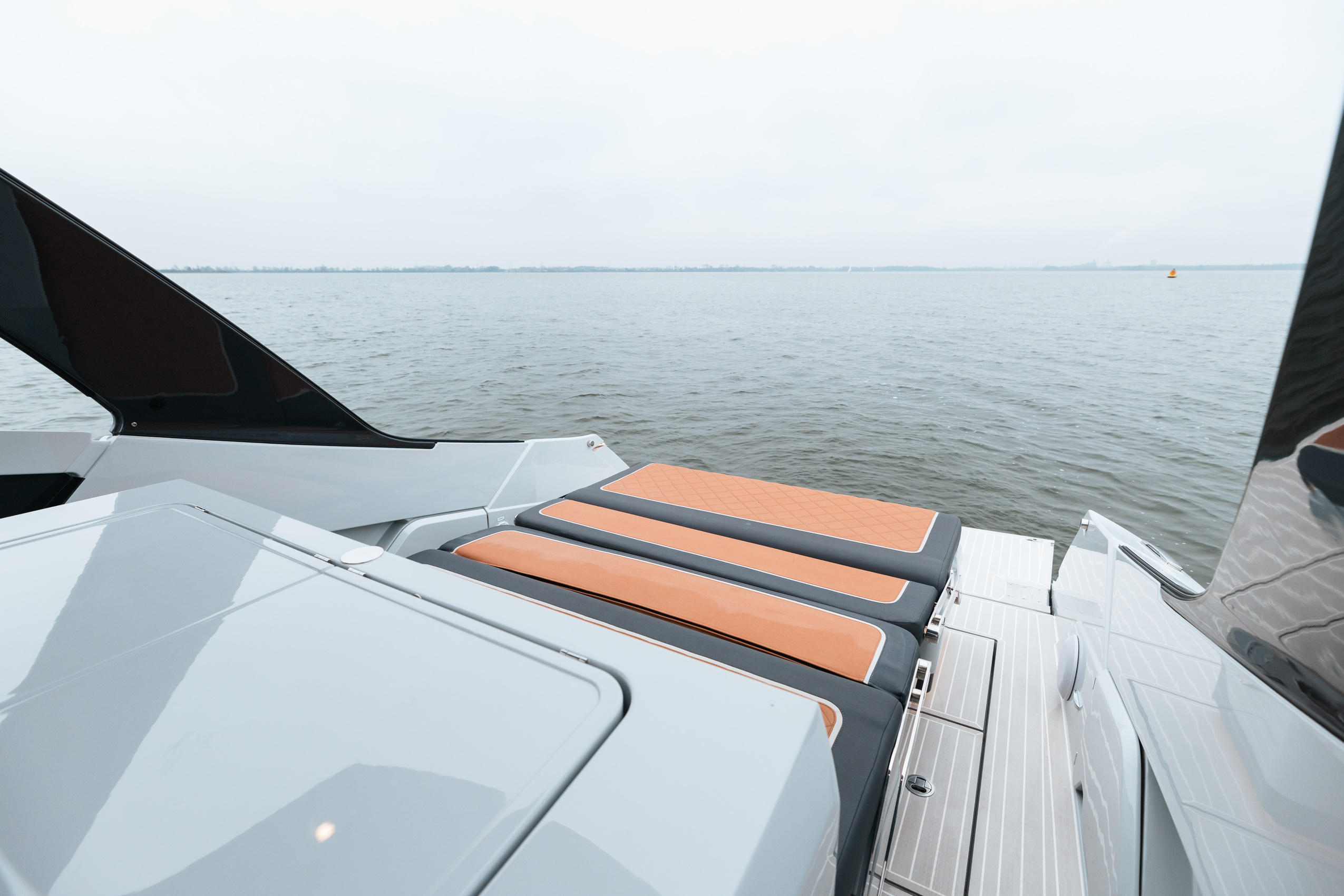 foto: 37 Fairline F Line 33