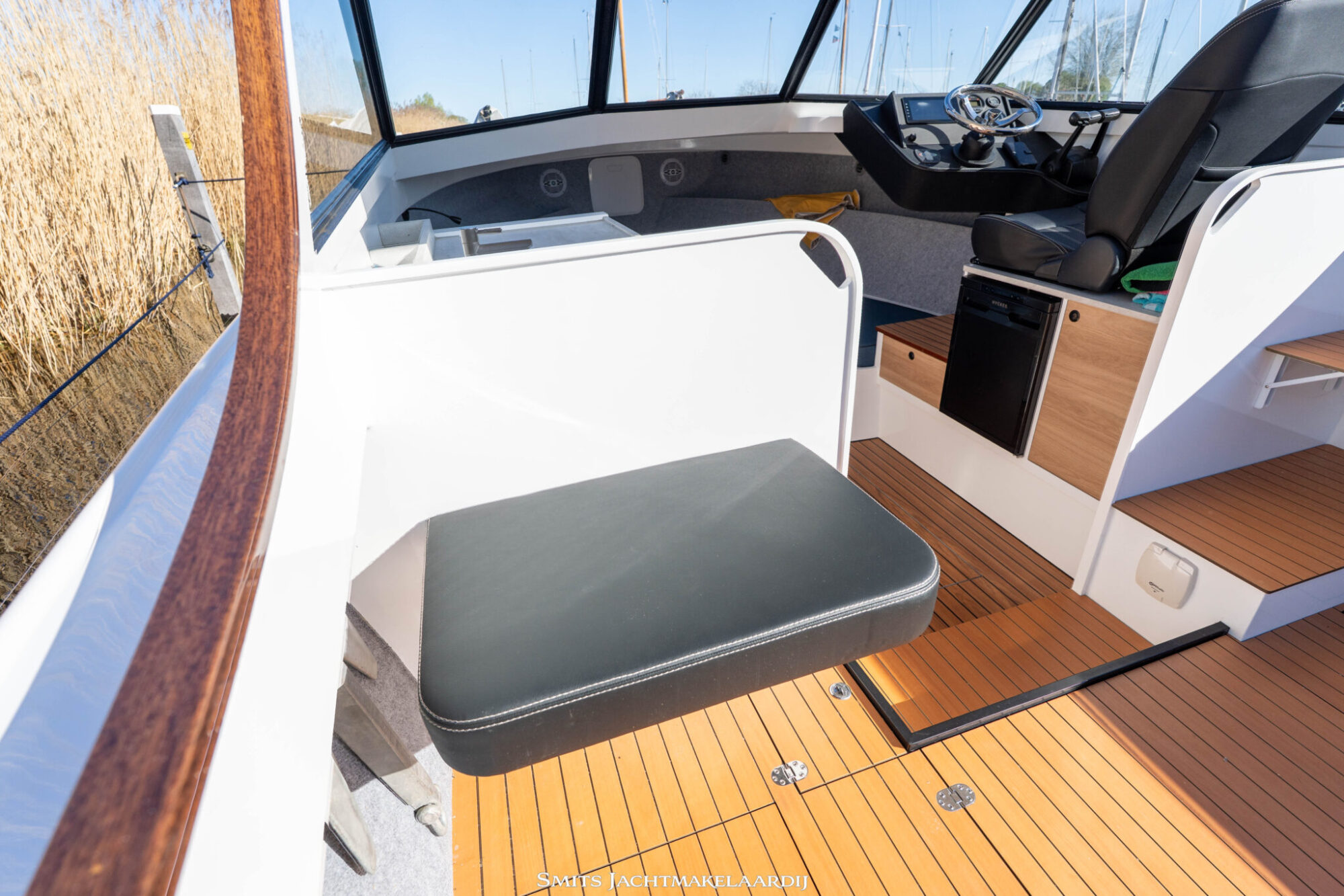 foto: 80 Bertram Bertram 25
