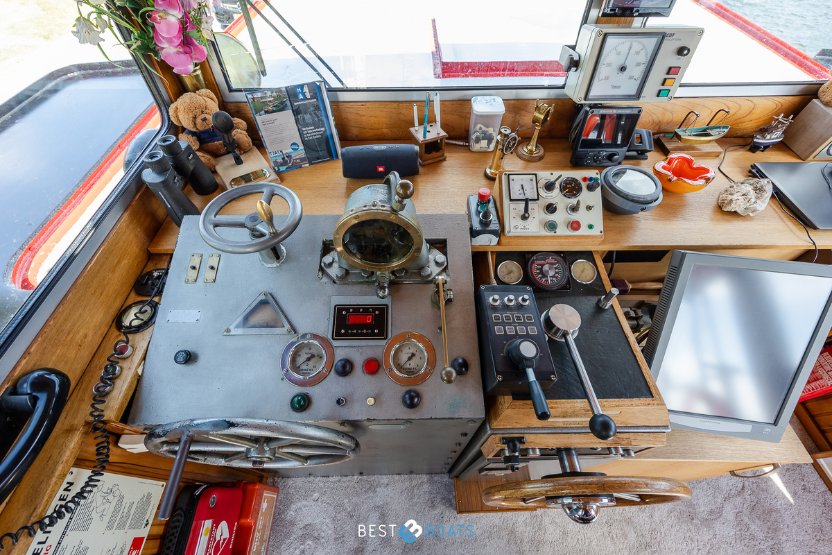 foto: 87 Sleepboot Limburgia 