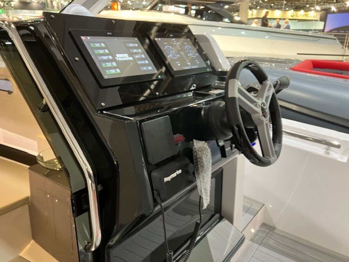 foto: 32 PIRELLI 35 DEMO 2025 - BRAND NEW - SPECIAL OFFER! 