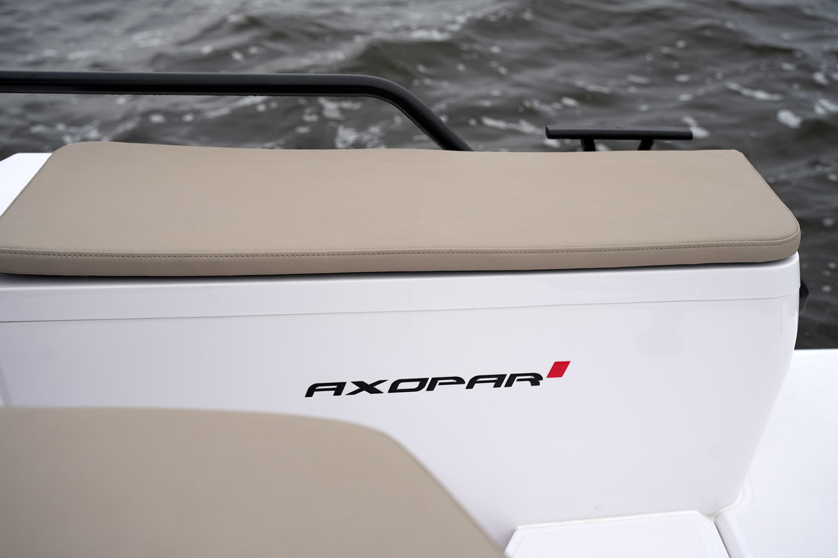 foto: 45 Axopar  28 Cabin