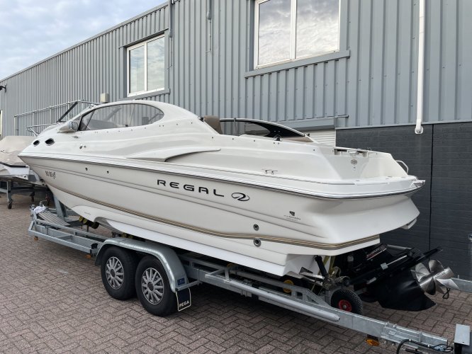 foto: 24 Regal 2550 LSC