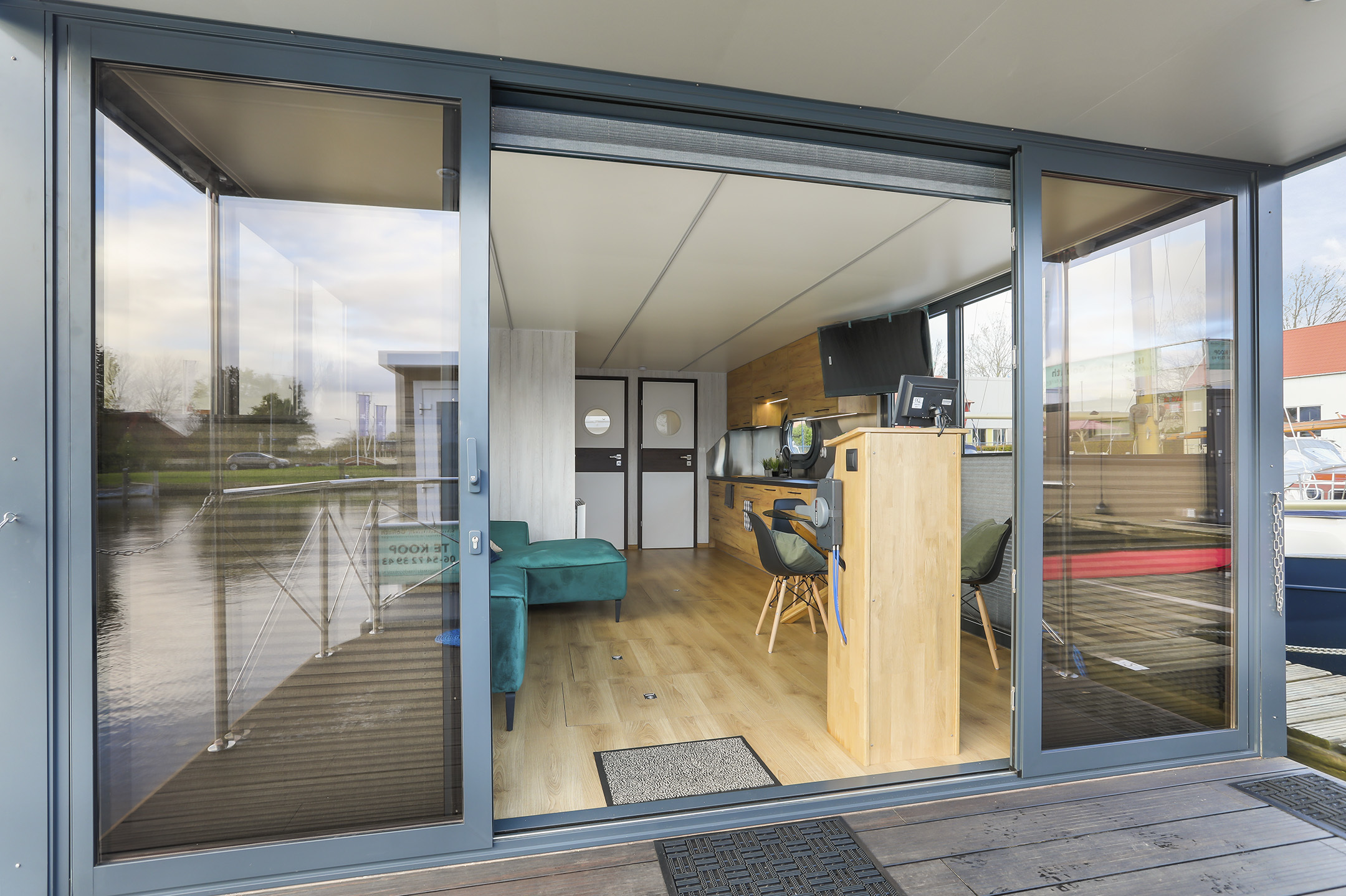 foto: 51 Campi 400 Houseboat