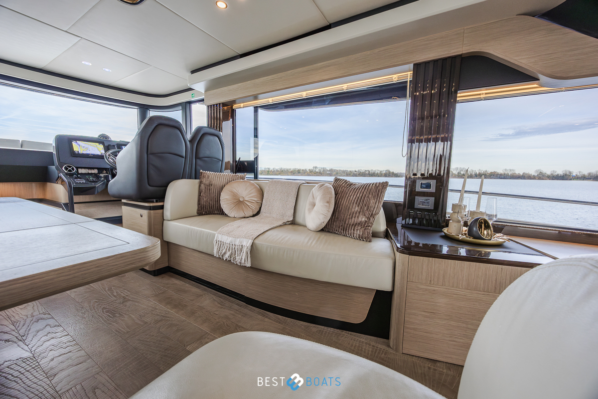 foto: 82 Absolute  Navetta 52