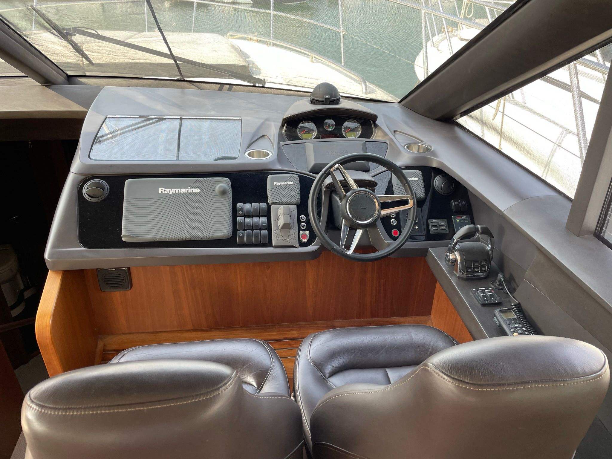 foto: 31 Princess 52