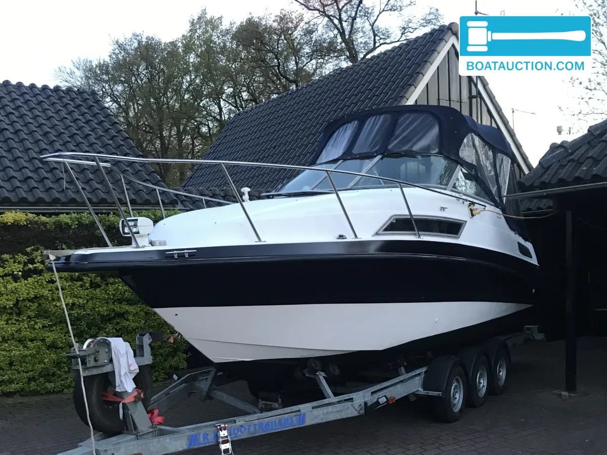 foto: 15 Chaparral 2370 SL