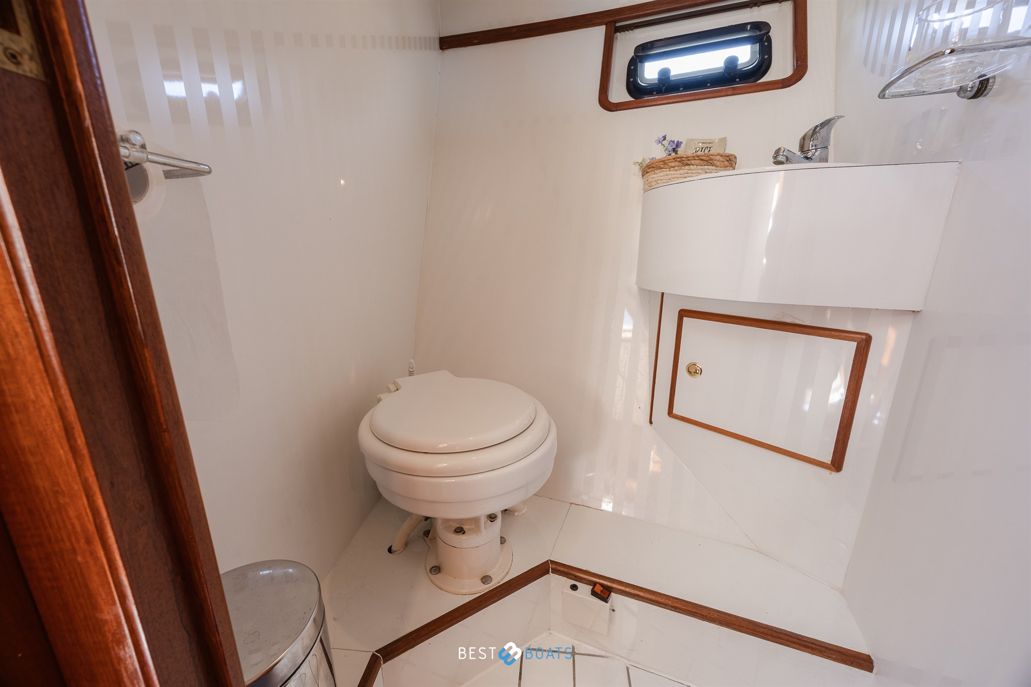 foto: 34 Vri-Jon Contessa 45E