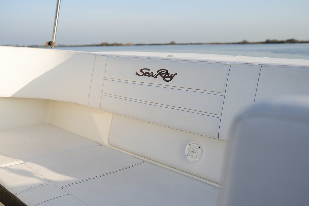 foto: 42 Sea Ray SPX 190