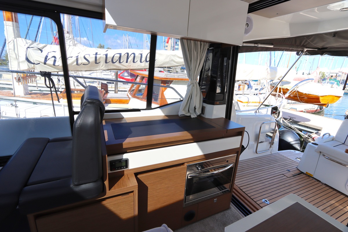 foto: 37 Jeanneau NC 33