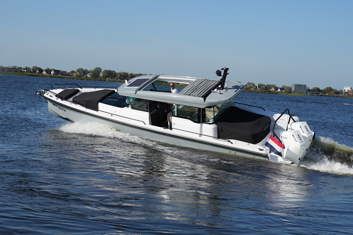 foto: 86 Axopar  37 XC Cross Cabin Mediterrana Edition