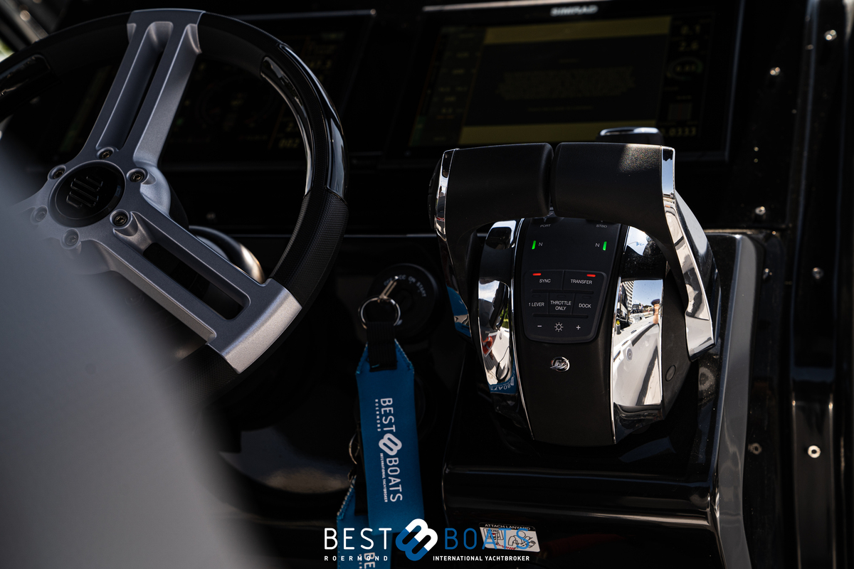 foto: 26 Pirelli 35 Outboard