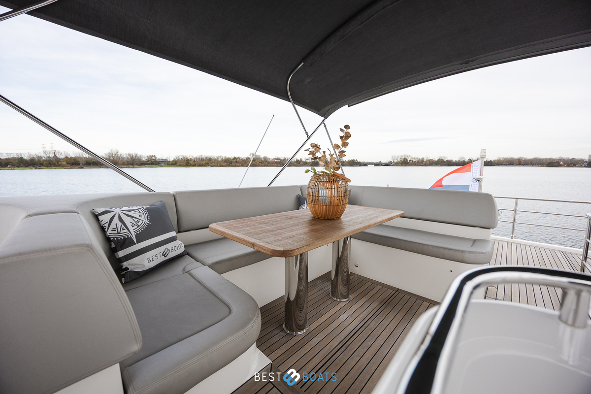 foto: 83 Absolute  Navetta 52