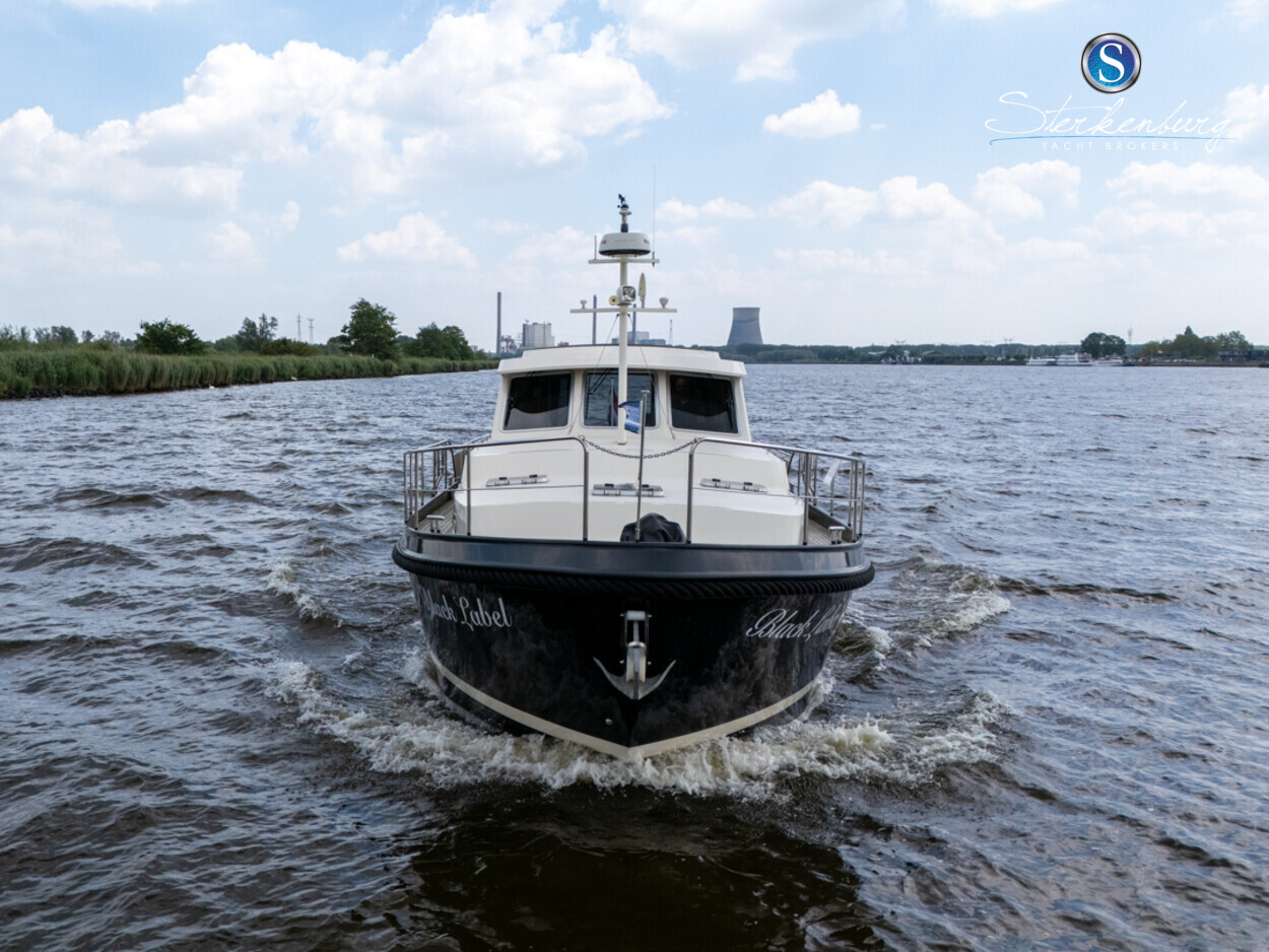 foto: 73 Linssen Grand Sturdy 470 Sedan Wheelhouse