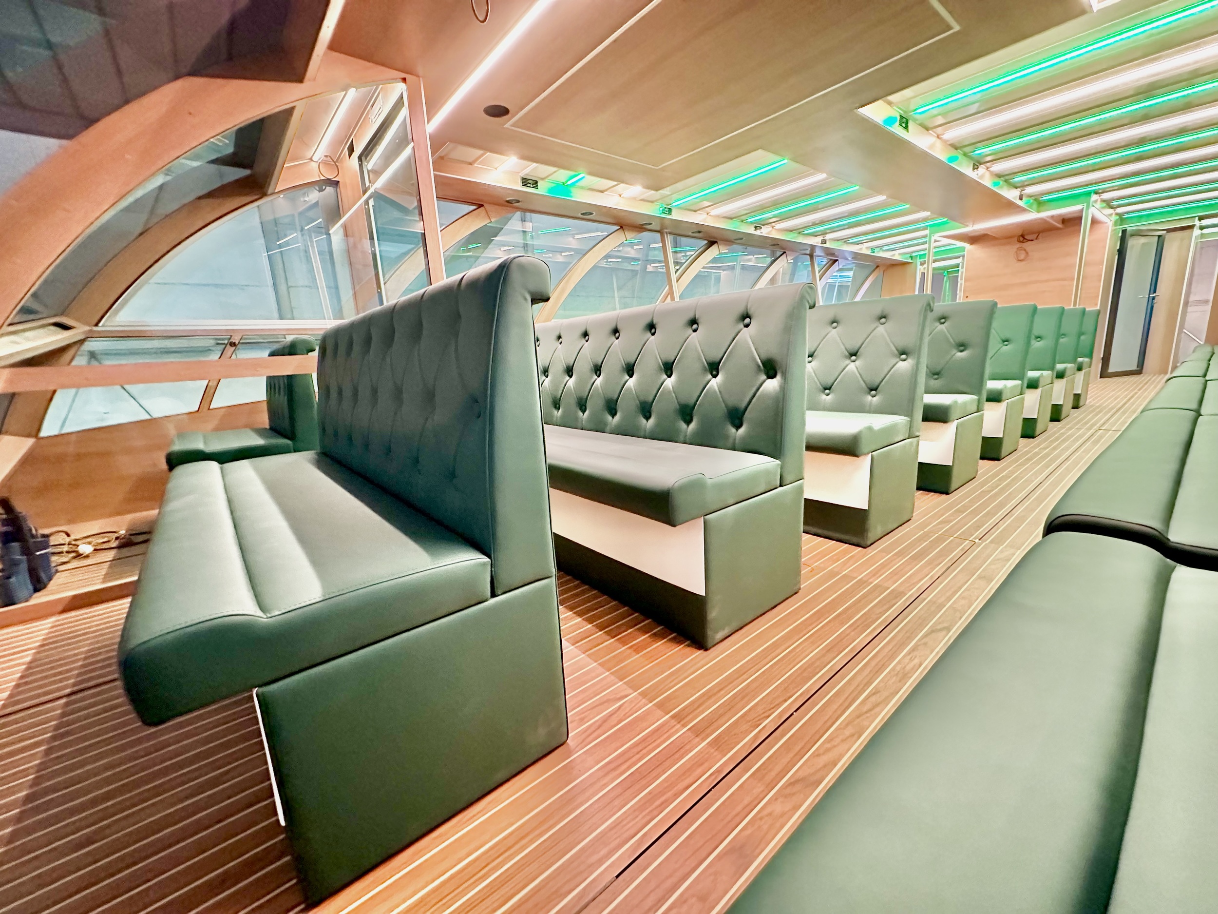 foto: 35 Holiday Boat Sundeck 57 Passenger Catamaran