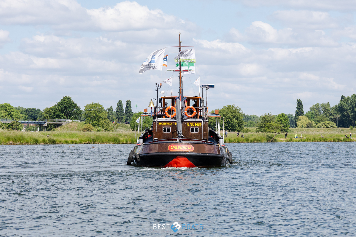 foto: 88 Sleepboot Limburgia 