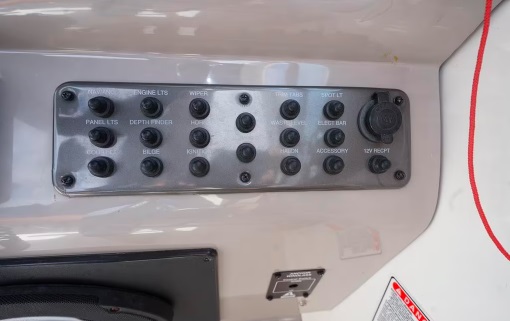 foto: 9 Monterey 270    Cruiser 5,7