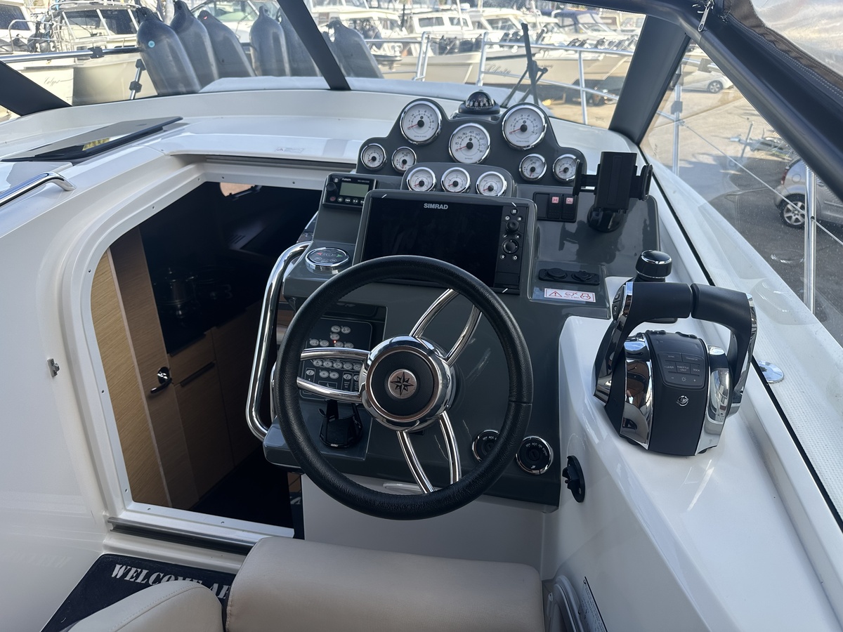 foto: 27 Bavaria  S30