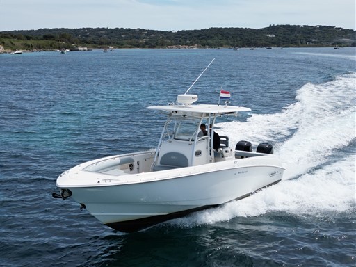 foto: 23 Boston Whaler 320 Outrage - 2X Mercury Verado 250