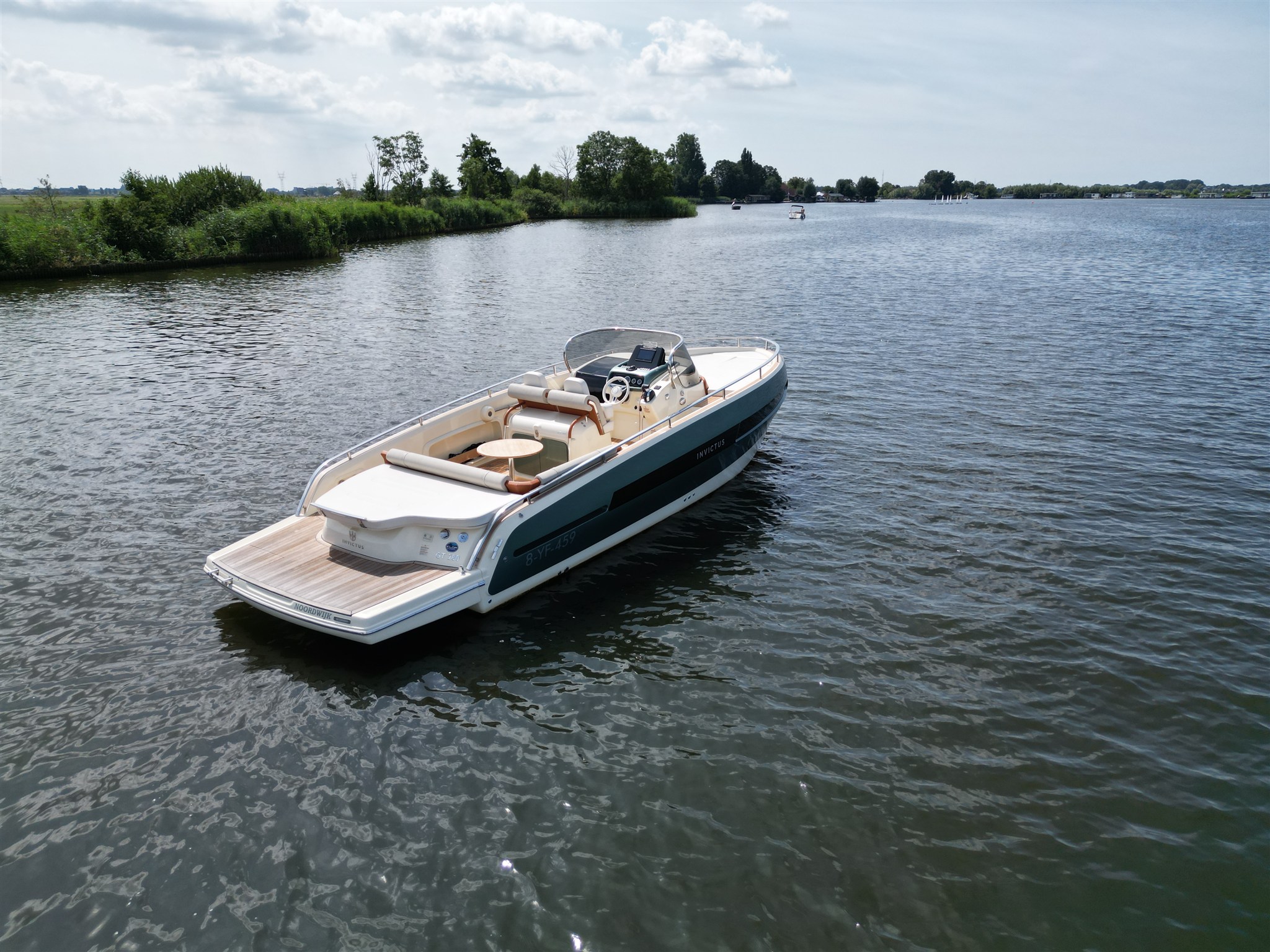 foto: 33 Invictus GT 280