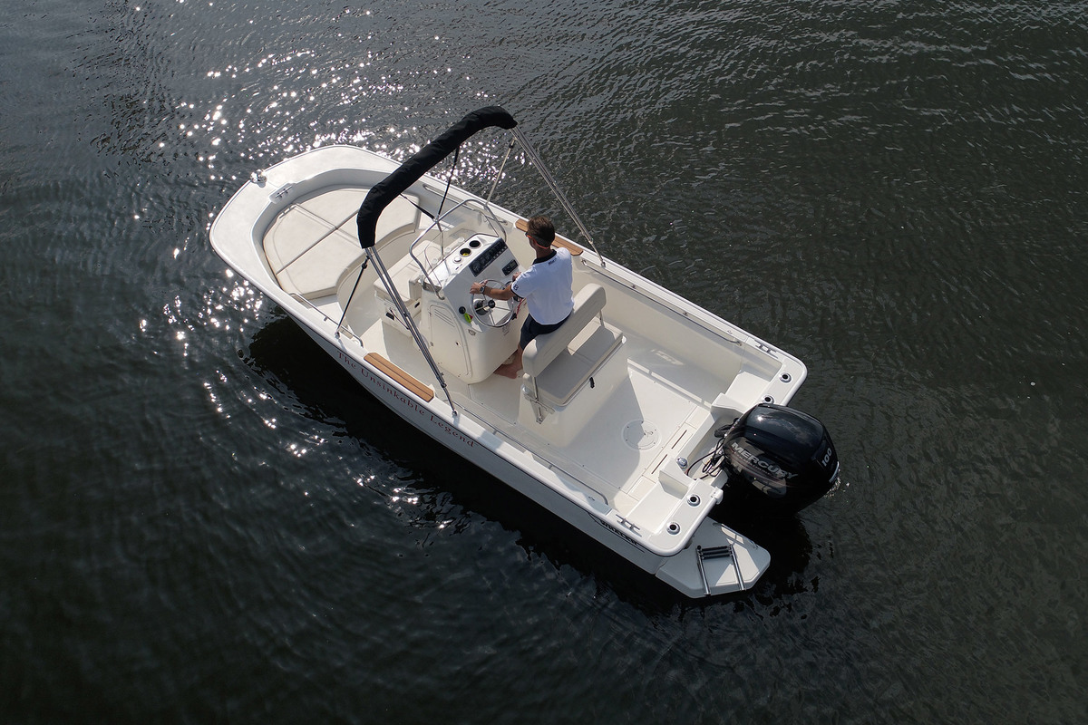 foto: 27 Boston Whaler 170 Montauk