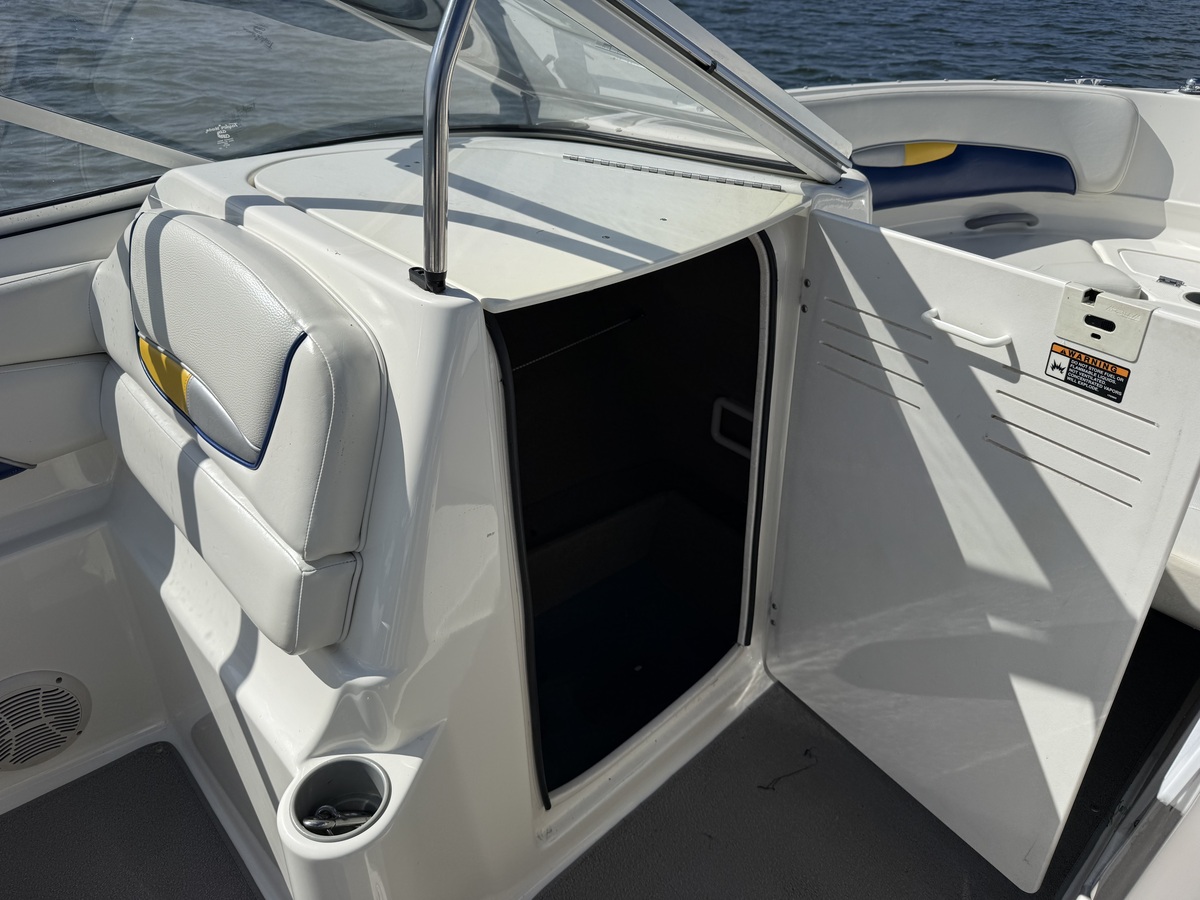 foto: 32 Bayliner 219 SD