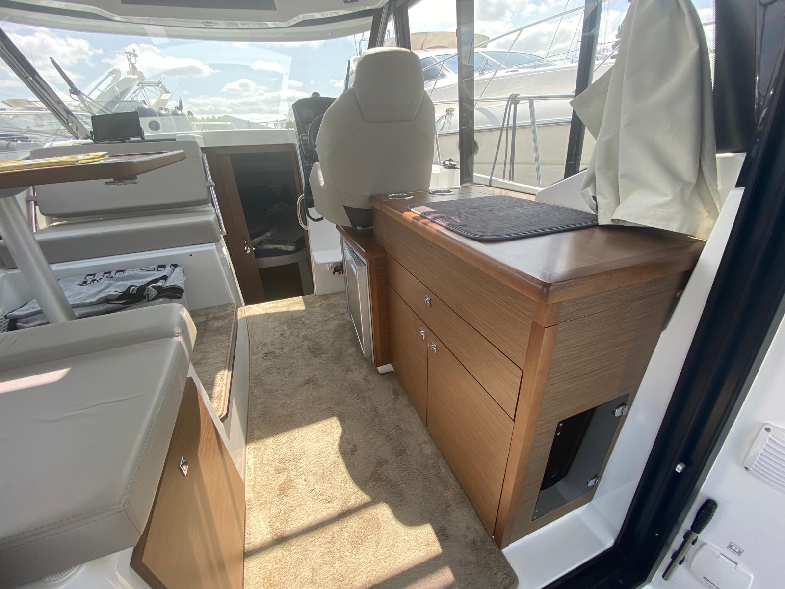 foto: 34 Jeanneau  Merry Fisher 895 offshore