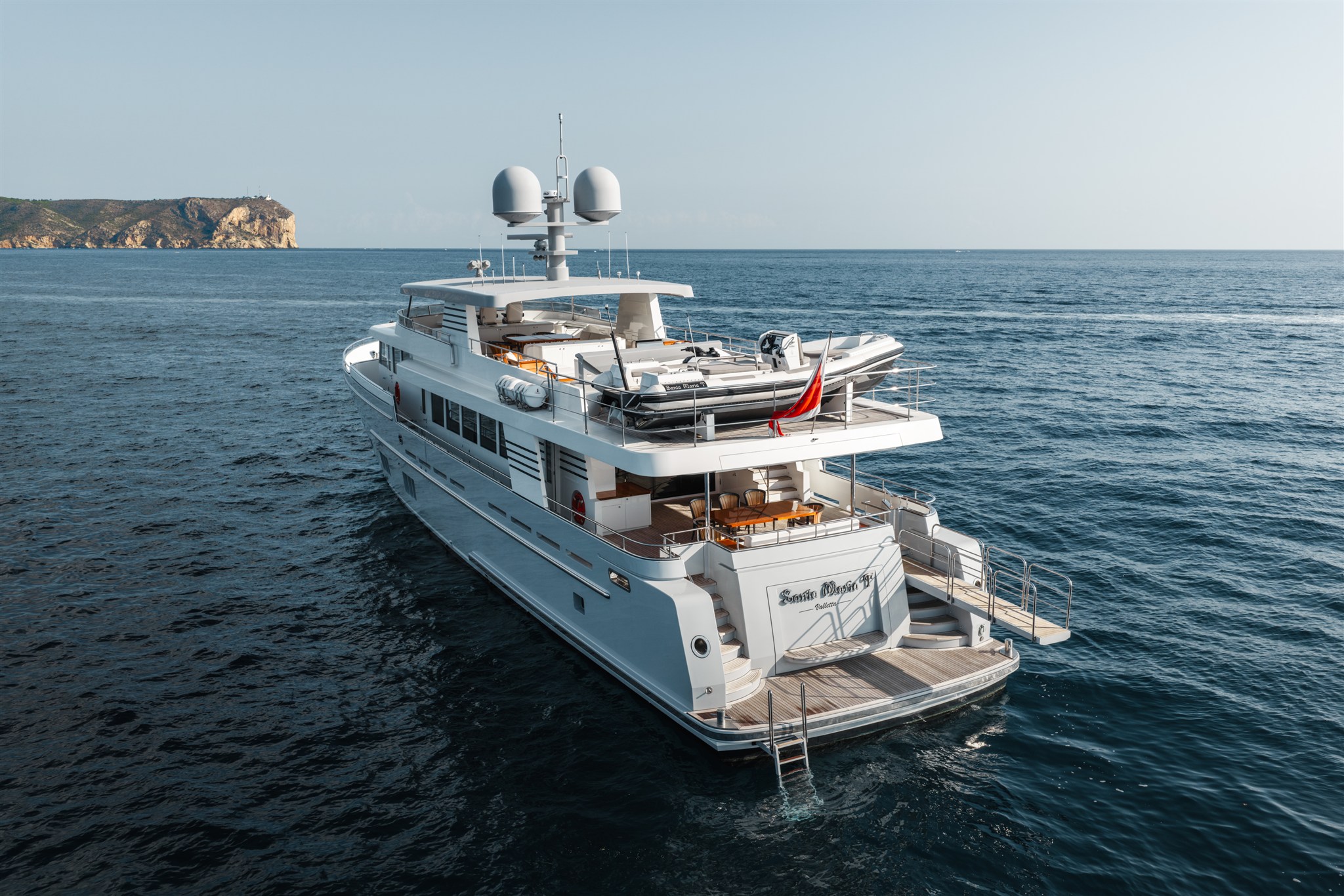 foto: 34 Van Der Valk Shipyard Custom Explorer