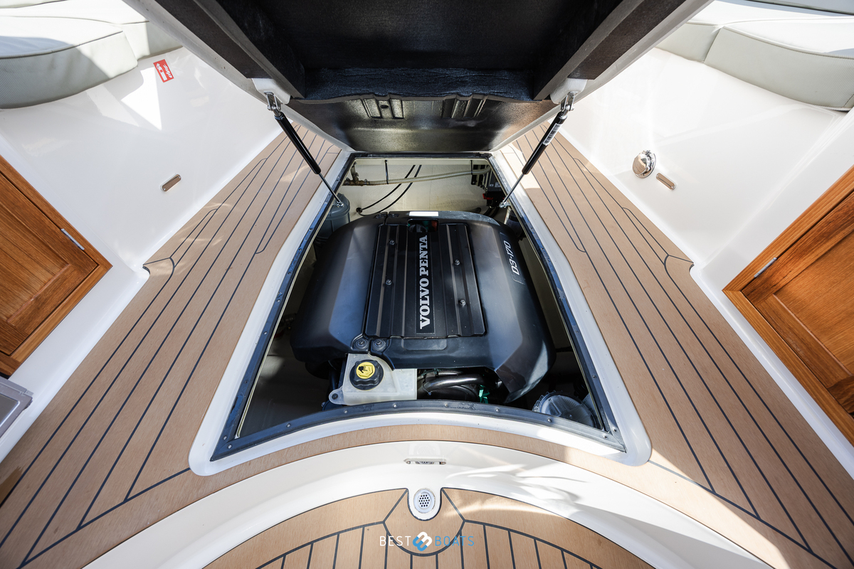 foto: 27 Interboat Intercruiser 27 Cabin