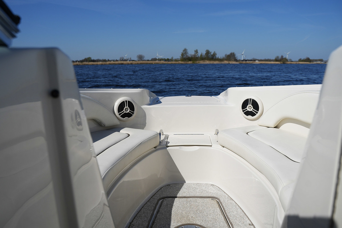 foto: 41 Sea Ray 220 Sundeck