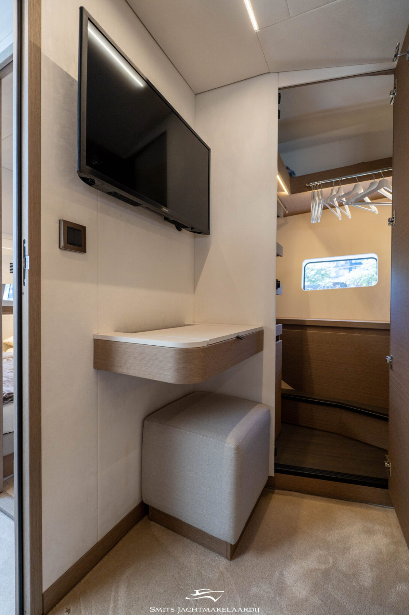 foto: 215 Prestige Prestige 590 Flybridge