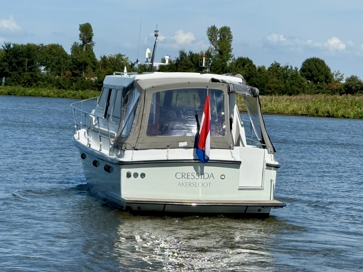 foto: 52 Excellent 1000 Hybride Patrol