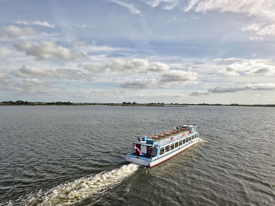 foto: 55 Hybride Rondvaartboot 140 passagiers