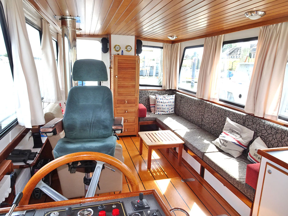 foto: 61 ex Patrouille vaartuig / Varend Woonschip 18.26 met UBC