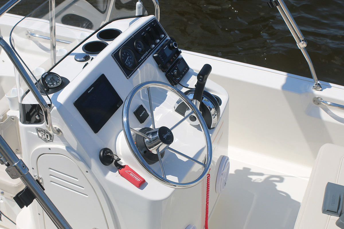 foto: 31 Boston Whaler 150 Montauk