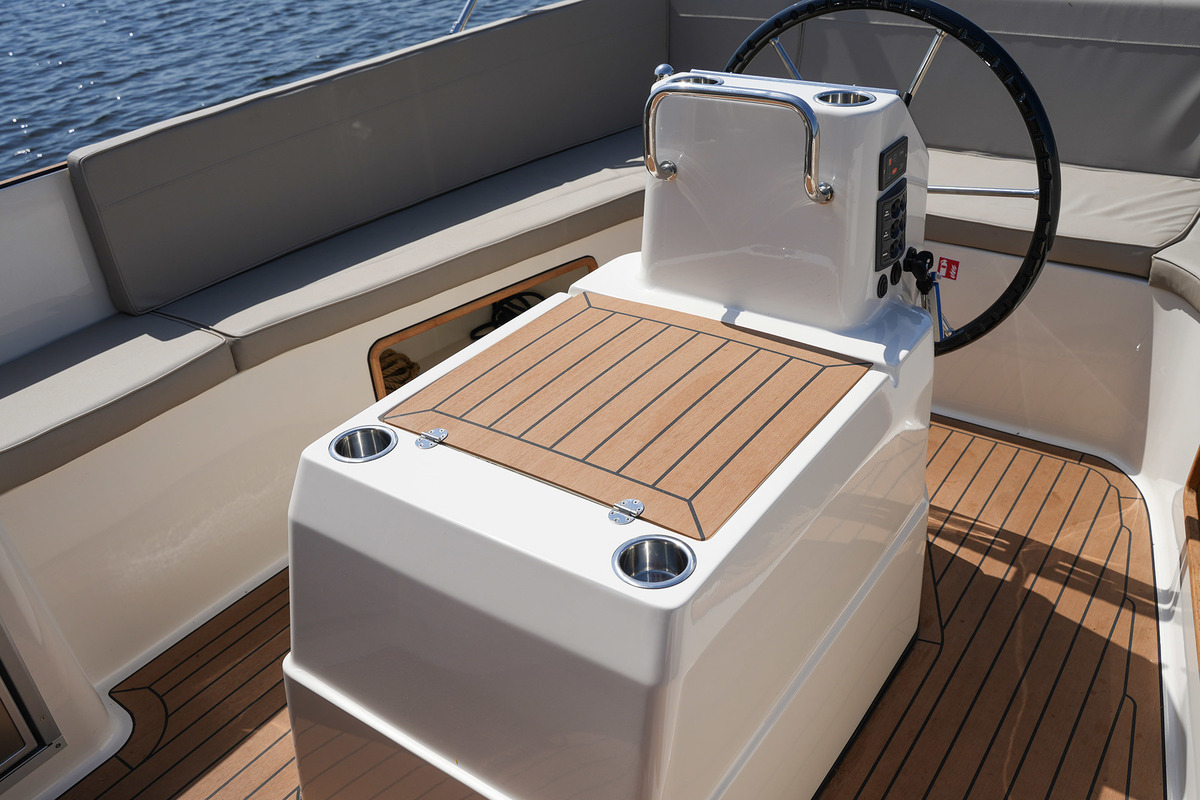 foto: 39 Interboat Intender 820