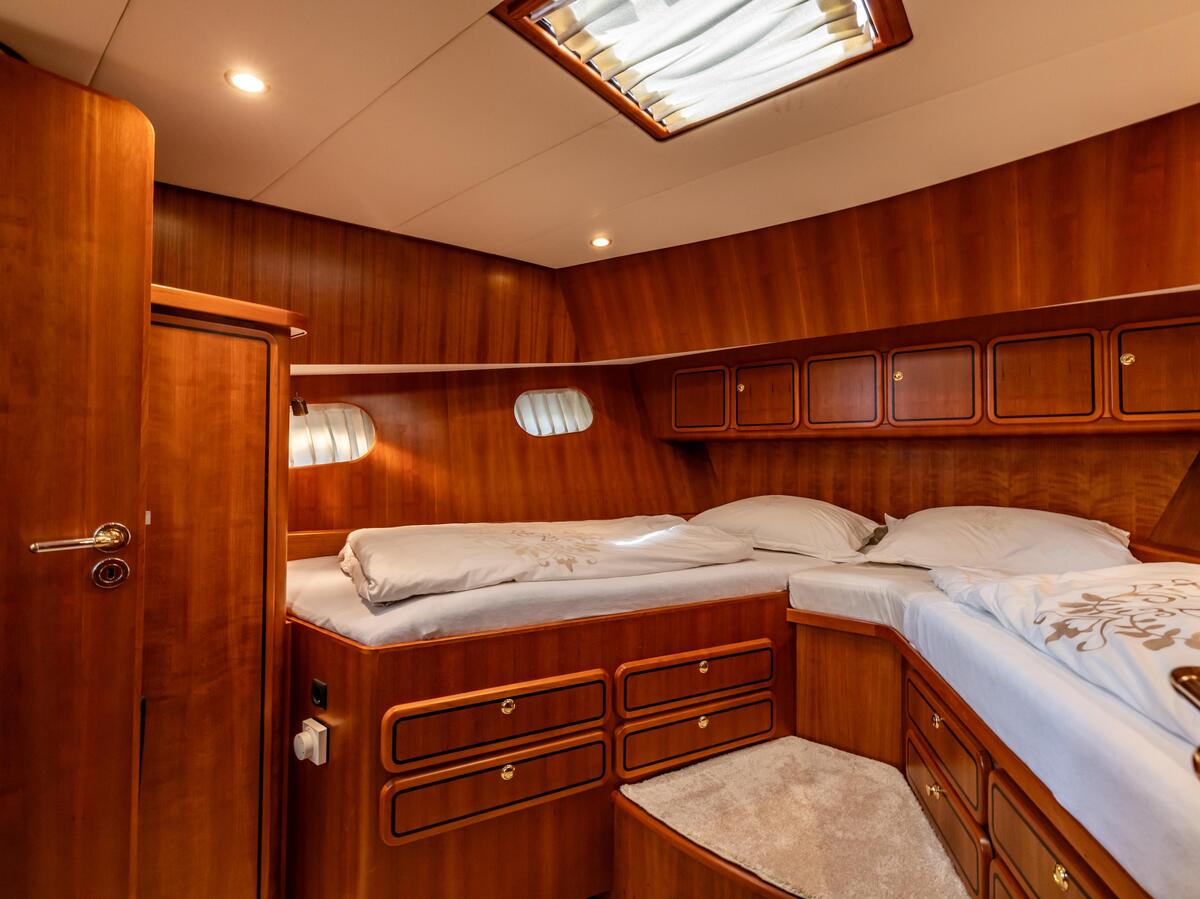 foto: 113 Linssen  Grand Sturdy 500 Variotop