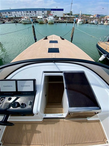 foto: 28 Vandutch 48